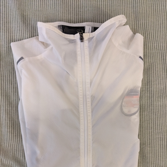 Assos Climarange All Year Round Cycling Shell - Picture 2 of 6
